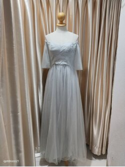 (PRE-LOVED) ราตรียาวสีเทา ผ้ามุ้ง แขนระบายฟู เจ้าหญิง ไซส์ S