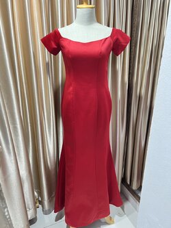 (PRE-LOVED) ยาวแดงปาดไหล่ M มือ2