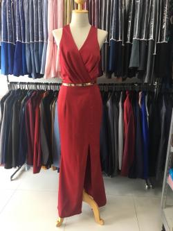 (PRE-LOVED) ราตรียาวสีแดงแขนกุดคอวี (M)