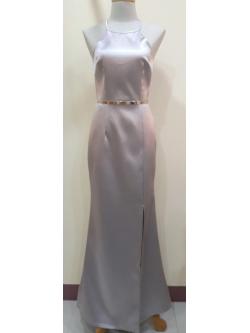 (PRE-LOVED) ชุดราตรียาวสีเทาเปิดไหล่ผ้าเงา (S)