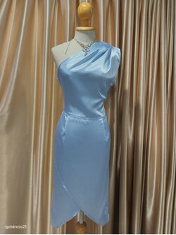 (PRE-LOVED) ชุดราตรีสั้นบ่าเฉียงสีฟ้า M