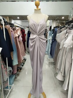 ราตรียาวสีเทาสายเดี่ยวขยุ้มเอว (L)