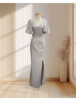 (PRE-LOVED) ราตรียาวสีเทา คอวี แขนกระดิ่ง ผ้าเงา ไซส์ XL