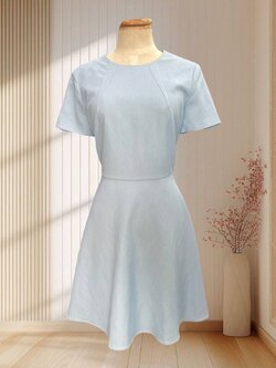 (PRE-LOVED) ราตรีสั้นสีฟ้า มีแขน ทรงลูกคุณหนูกระโปรงบาน ไซส์ M