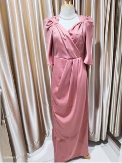 ราตรียาวคอวีมีแขนจับจีบไหล่ S