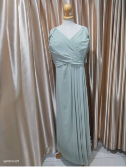 (PRE-LOVED) ชุดราตรียาวชีฟองสายเดี่ยวมีแขน สีเขียว อก 52