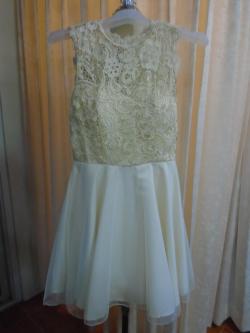 ชุดราตรีสั้นครีมลูกไม้(S)