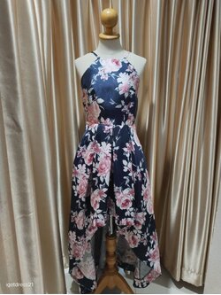 (PRE-LOVED) ชุดราตรียาวสีกรมผ้าพิมพ์ลายหน้าสั้นหลังยาว M