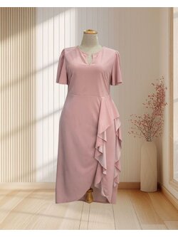 (PRE-LOVED) เดรสยาวสีชมพู มีแขน แต่งเอวระบาย ไซส์ 3XL