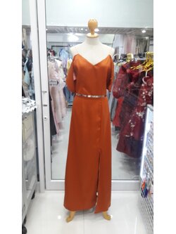 ราตรียาวส้มอิฐสายเดี่ยวปิดแขน (M)