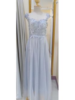 (PRE-LOVED) ราตรียาวสีเทาแขนกุดปักลูกไม้กระโปรงผ้ามุ้ง(ฟรีไซส์)