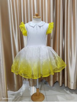 ชุดเด็กสีขาวกระโปรงไล่สีเหลือง