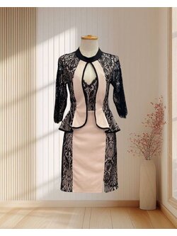 เดรสสั้นสีครีม แขนยาว แต่งผ้าลูกไม้สีดำ พร้อมระบายช่วงเอว ไซส์ XL