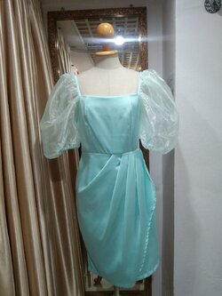 ราตรีสั้นปาดไหล่แขนผ้าแก้ว สีเขียวมิ้นท์ (S)