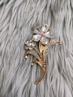 เข็มกลัด