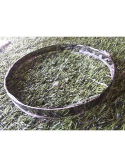 เข็มขัดโลหะสีเงินกลาง