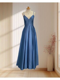 (PRE-LOVED) ราตรียาวสีน้ำเงิน กระโปรงสุ่มเจ้าหญิง สายเดี่ยวสานหลัง ไซส์ S