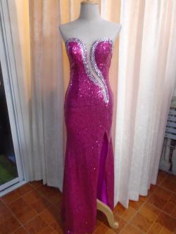 ราตรียาวเกาะอกบานเย็นปักเลื่อมผ่าหน้า(S)