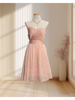 ( PRE-LOVED ) ราตรีสั้นสีครีม จีบอก แขนกุดผ้าซีทรู กระโปรงบาน ไซส์ M