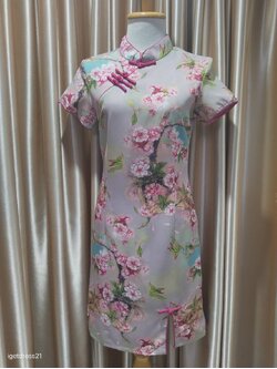 ชุดกี่เพ้าพิมพ์ลายดอกสีเขียวแขนสั้นL