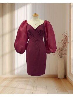 (PRE-LOVED) ราตรีสั้นสีแดง คอวี แขนยาวผ้าแก้ว ไซส์ S