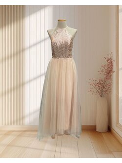 (PRE-LOVED) ราตรียาวสีครีม แขนกุด ปักเลื่อมและลูกปัด กระโปรงผ้ามุ้ง ไซส์L