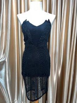 (PRE-LOVED) ราตรีสั้น อกตัวVกลิตเตอร์ S มือ2