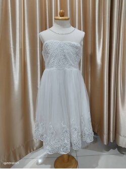 ชุดเด็กแขนกุดสีขาวยาวฉลุ