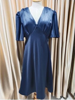 (PRE-LOVED) ราตรีสั้นมีแขนกระโปรงบาน XL