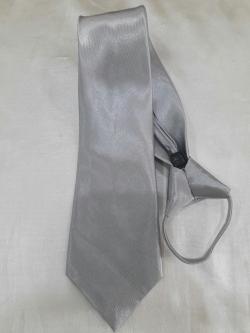 เนคไทผู้ชายสีเทาสว่าง เเบบสำเร็จรูป