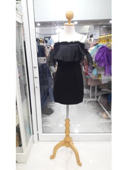 เดรสสีดำสั้นผ้าแก้วขนนก (M)