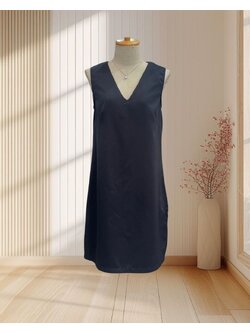 เดรสสั้นสีดำ แขนกุด ทรงสอบ ผูกโบว์ด้านหลัง ไซส์ L