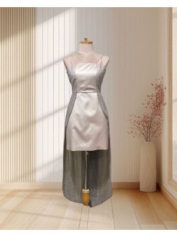 (PRE-LOVED) ราตรีสั้นสีครีม สายเดี่ยว เว้าหลัง แต่งผ้าคลุมสี่เทา ไซส์ S