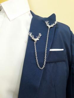 พินติดสูทลายหัวกวางสีเงิน