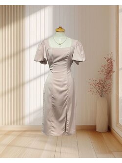 (PRE-LOVED) ราตรีสั้นสีโอวัลตินคอกว้างแขนตุ๊กตากป.ผ่าข้างผ้าฮานาโกะ XL