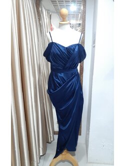 (PRE-LOVED) ชุดราตรียาวสีกรมสายเดี่ยวปิดไหล่อกจับจีบ M มือ2