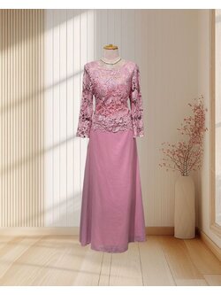 ชุดเสื้อลูกไม้กระโปรงยาวชมพู L