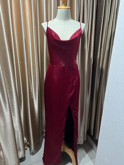 (PRE-LOVED) ยาวแดงสายหลังไขว้ L