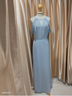 (PRE-LOVED) ชุดราตรียาวคอปิดปิดไหล่ สีฟ้า L