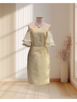 (PRE-LOVED) ราตรีสั้นสีทอง เปิดไหล่เเขนเเต่งระบายผ้าแก้ว ไซส์ S