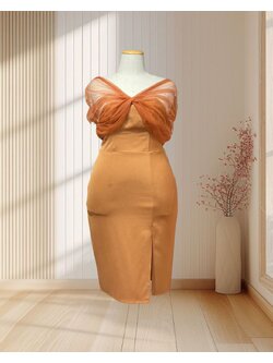 (PRE-LOVED) ราตรีสั้นสีน้ำตาล ไหล่เบี่ยงระบายคลุมไหล่ ผ้าฮานาโกะ ไซส์ XL