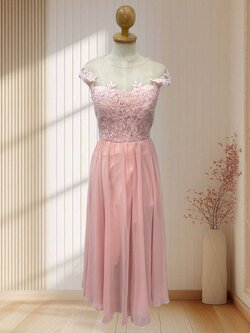 ราตรียาวสีชมพู แต่งลูกไม้ปักเพชร วิบๆวับๆ กระโปรงผ้าชีฟอง พริ้วมาก ไซส์ M