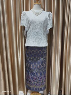 ผ้าถุงปักลายม่วง