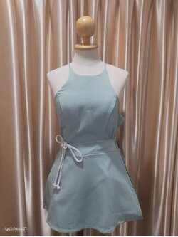 ชุดเดรสสั้นสีเขียว เซตเสื้อ+กระโปรง โบว์เพชร M