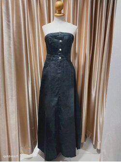 ชุดเดรสเกาะอกกระโปรงยาว สีดำ M