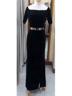 (PRE-LOVED) ชุดราตรียาวสีดำเปิดไหล่มีแขนผ้ากำมะหยี่ (M) มือ2