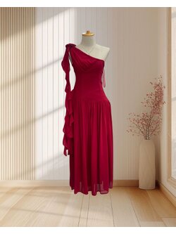 (PRE-LOVED) ราตรียาวสีแดง บ่าเฉียง ผ้าชีฟอง แต่งริ้วระบาย ไซส์ S