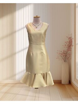 (PRE-LOVED) ราตรีสั้นสีทอง ผ้าไหมเทียม หางปลาคอวี ไซส์ S