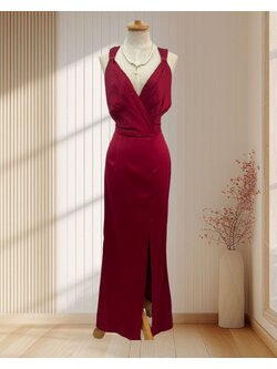 (PRE-LOVED) ชุดราตรียาวคอวีแขนกุด S