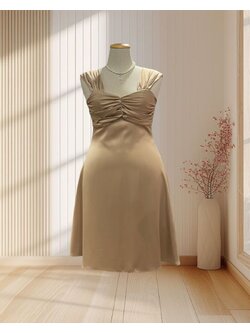 ราตรีสั้นมีสายคล้องแขนจับจีบผืนใหญ่ สีน้ำตาล แต่งจีบอก เรียบหรู ไซส์ 2XL